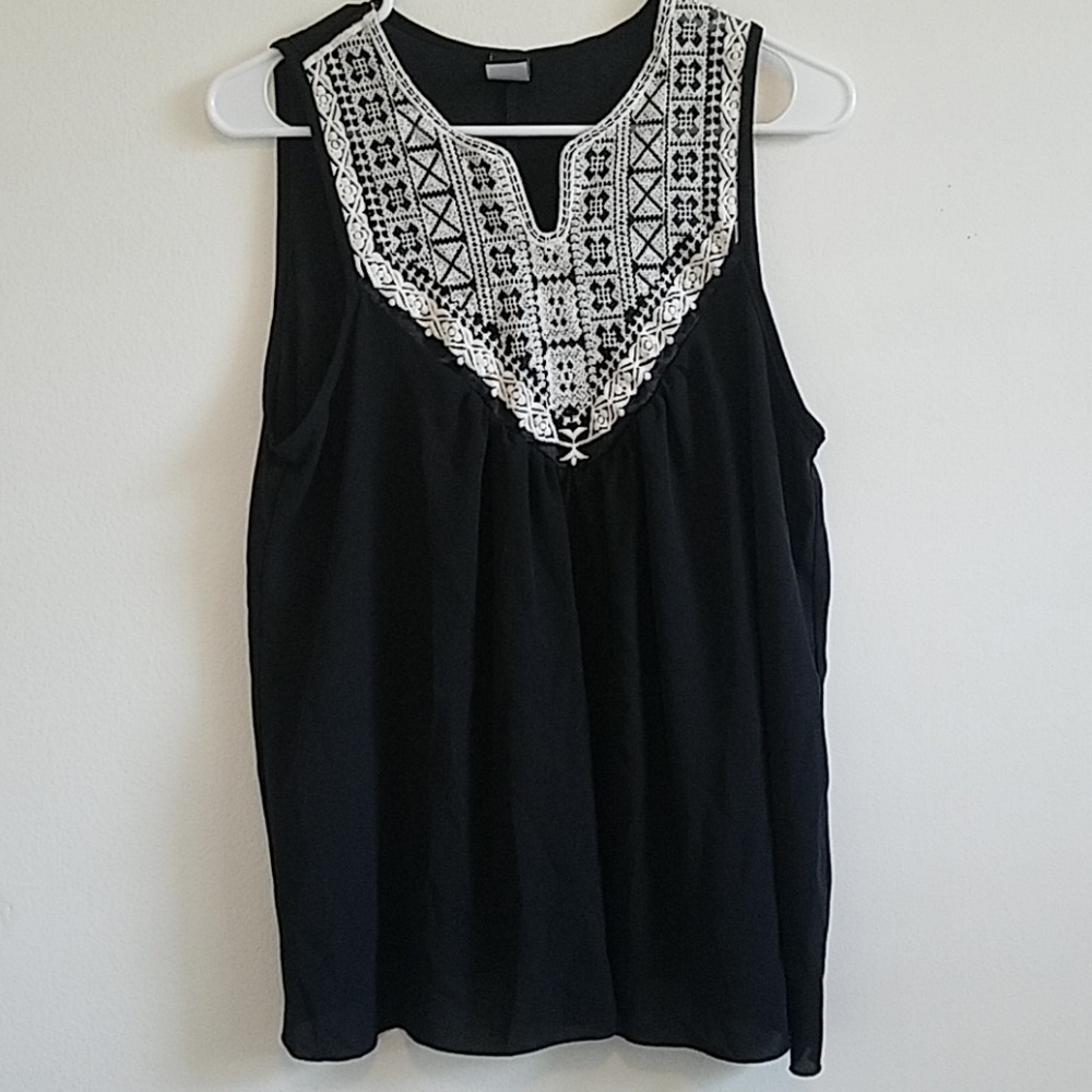Sleevless top